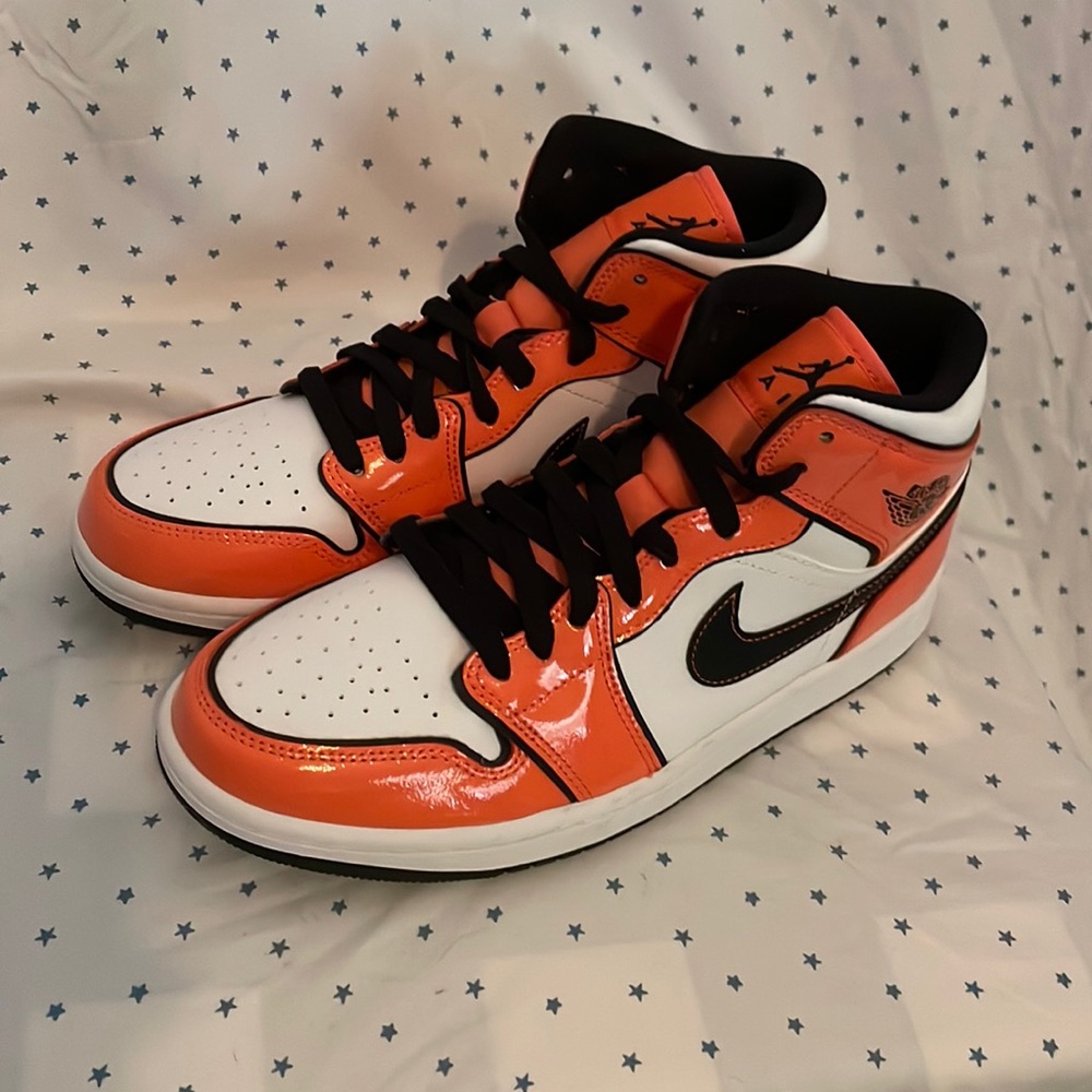 Air Jordan 1 Mid Orange/ White/ Black Size 8